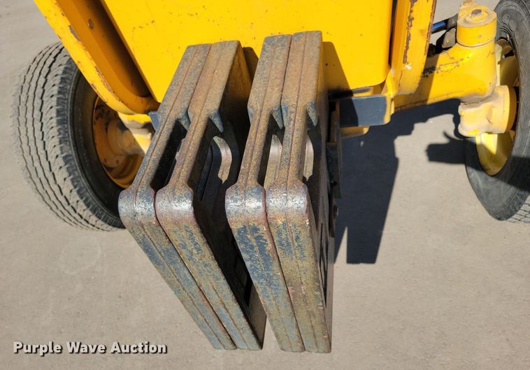 image for item NB9938 1988 John Deere  2355 tractor