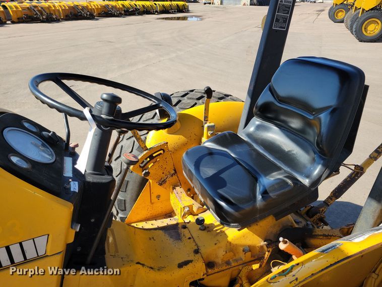 image for item NB9938 1988 John Deere  2355 tractor