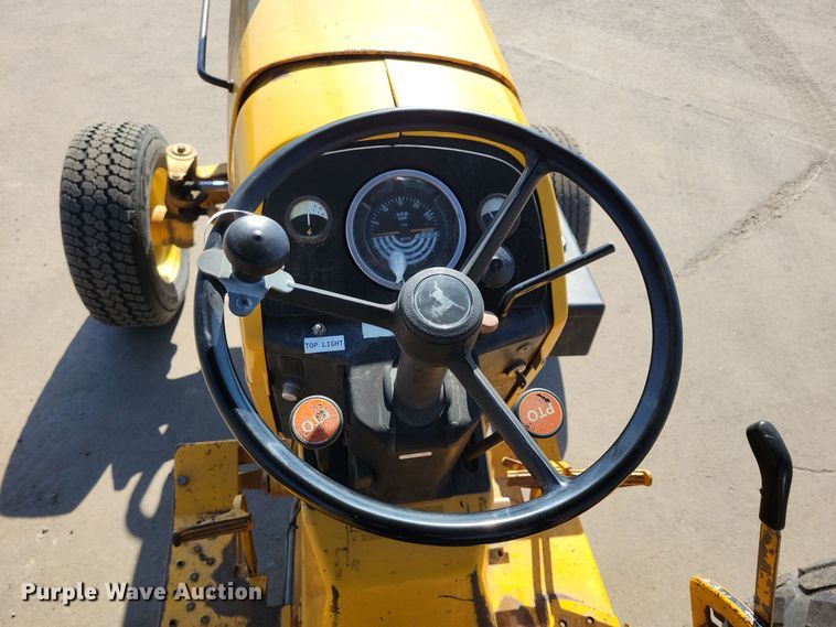 image for item NB9938 1988 John Deere  2355 tractor