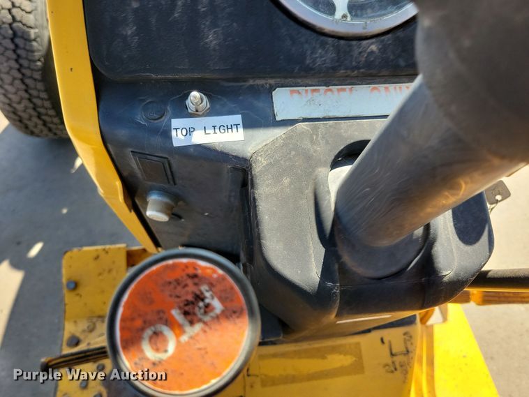 image for item NB9938 1988 John Deere  2355 tractor