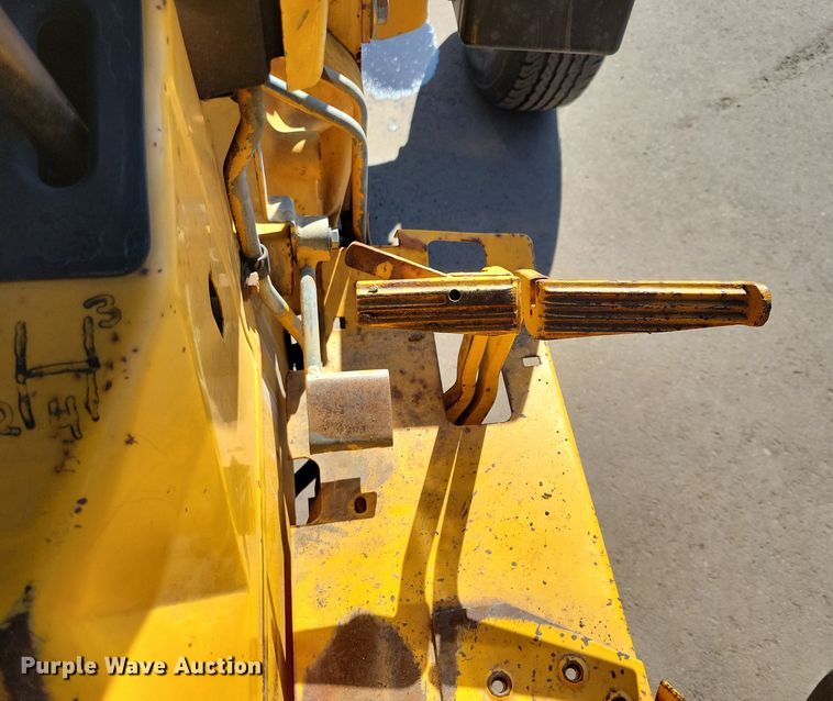 image for item NB9938 1988 John Deere  2355 tractor