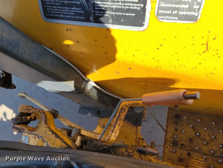 image for item NB9938 1988 John Deere  2355 tractor