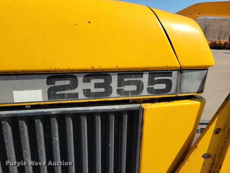 image for item NB9938 1988 John Deere  2355 tractor