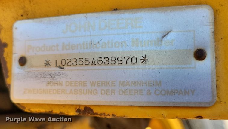 image for item NB9938 1988 John Deere  2355 tractor