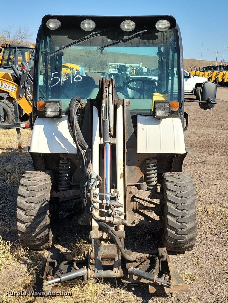 image for item NB9944 2013 Bobcat Toolcat 5600 utility vehicle