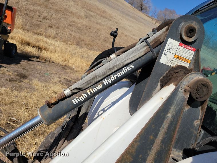 image for item NB9944 2013 Bobcat Toolcat 5600 utility vehicle