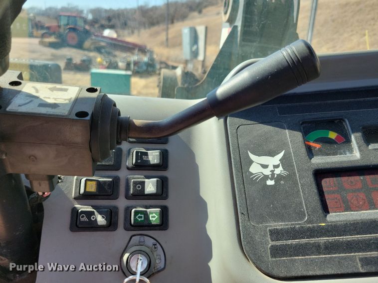 image for item NB9944 2013 Bobcat Toolcat 5600 utility vehicle