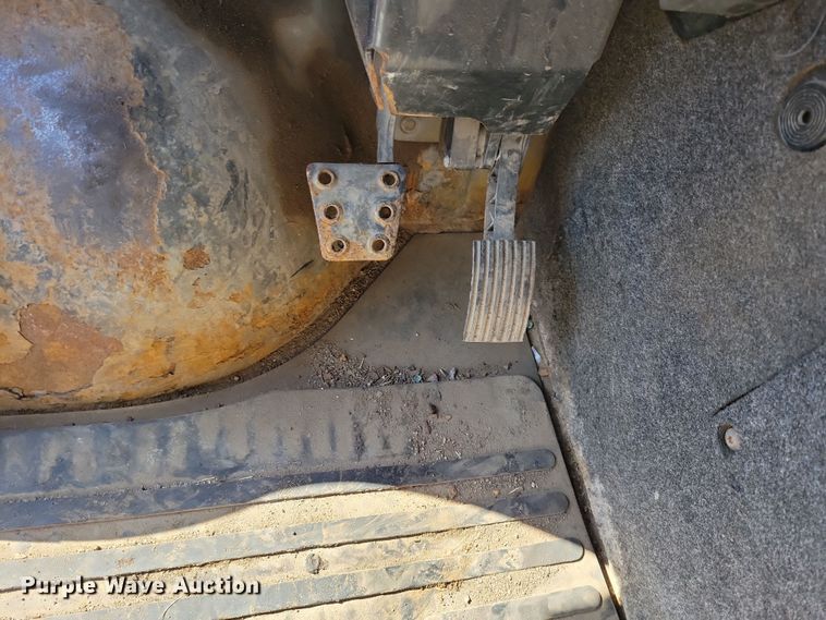 image for item NB9944 2013 Bobcat Toolcat 5600 utility vehicle