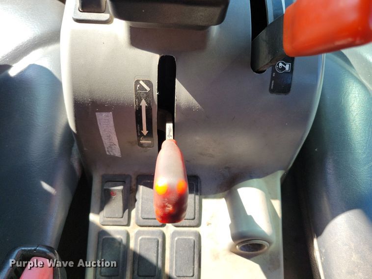 image for item NB9944 2013 Bobcat Toolcat 5600 utility vehicle