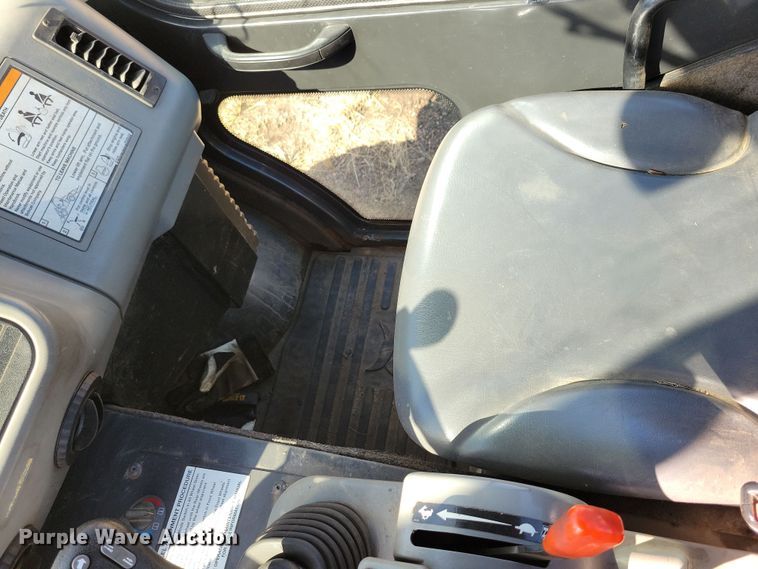 image for item NB9944 2013 Bobcat Toolcat 5600 utility vehicle