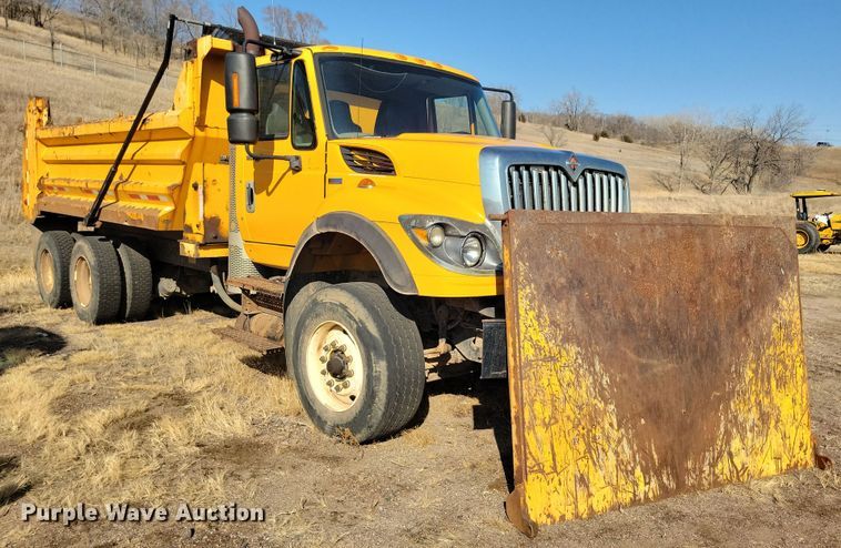 image for item NB9946 2013 International WorkStar 7500 dump truck