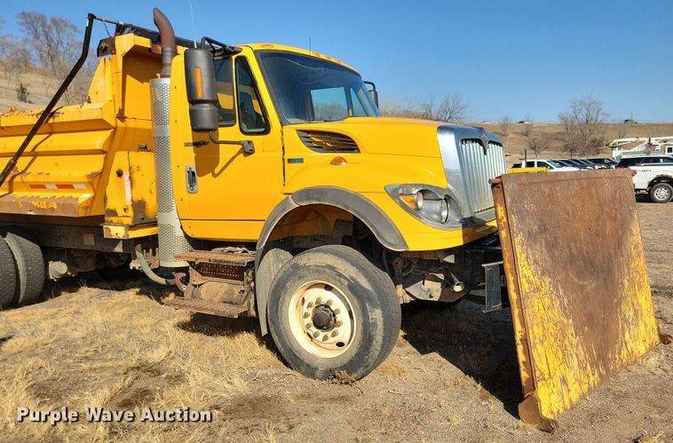 image for item NB9946 2013 International WorkStar 7500 dump truck