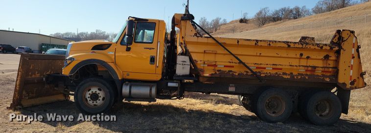 image for item NB9946 2013 International WorkStar 7500 dump truck