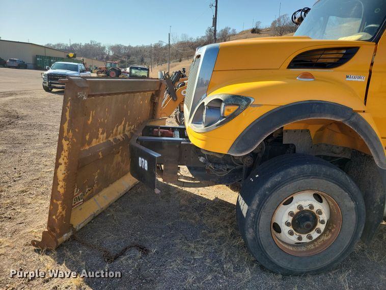 image for item NB9946 2013 International WorkStar 7500 dump truck