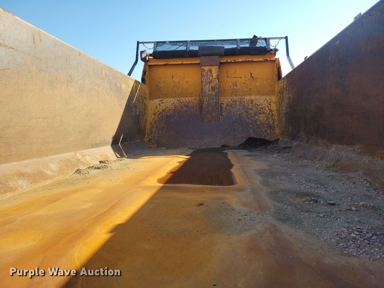 image for item NB9946 2013 International WorkStar 7500 dump truck