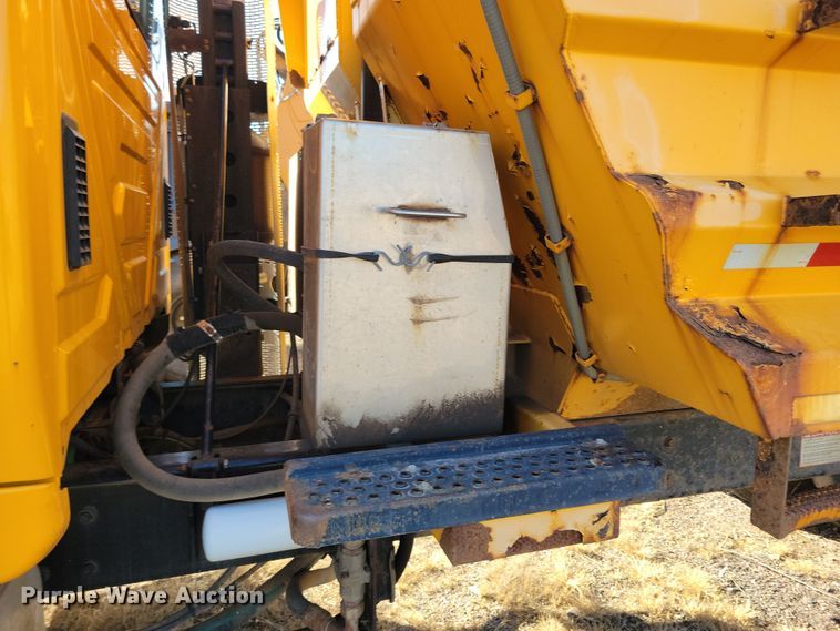 image for item NB9946 2013 International WorkStar 7500 dump truck