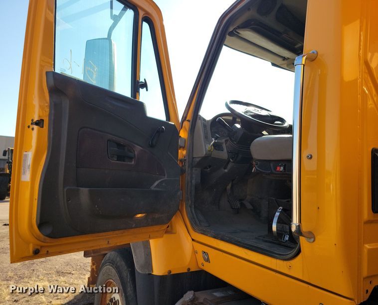 image for item NB9946 2013 International WorkStar 7500 dump truck