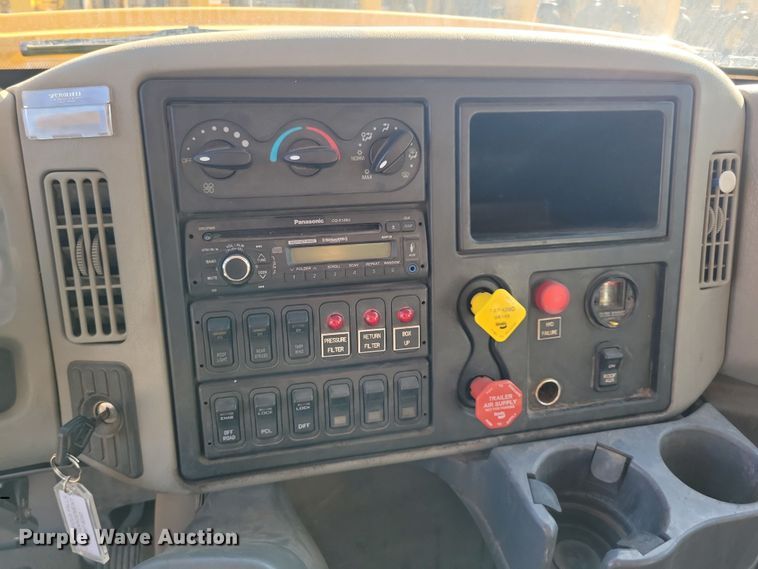 image for item NB9946 2013 International WorkStar 7500 dump truck