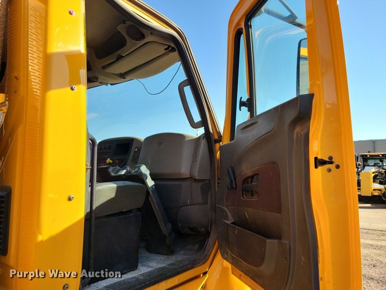 image for item NB9946 2013 International WorkStar 7500 dump truck