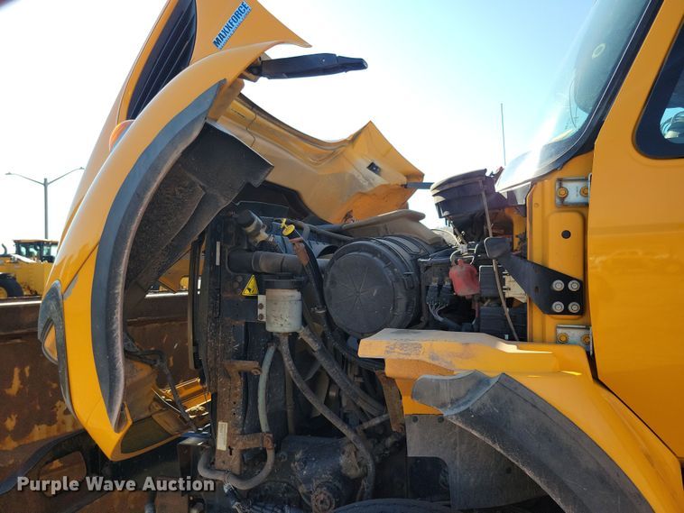 image for item NB9946 2013 International WorkStar 7500 dump truck