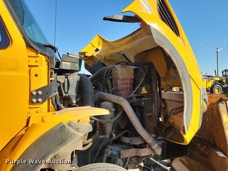 image for item NB9946 2013 International WorkStar 7500 dump truck