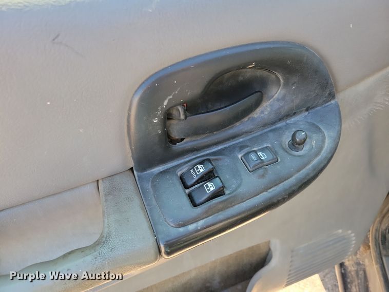 image for item NB9954 2003 Chevrolet  Venture van