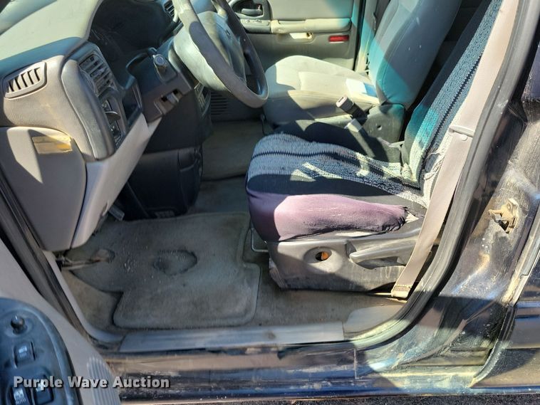 image for item NB9954 2003 Chevrolet  Venture van