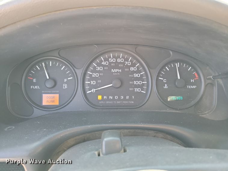 image for item NB9954 2003 Chevrolet  Venture van