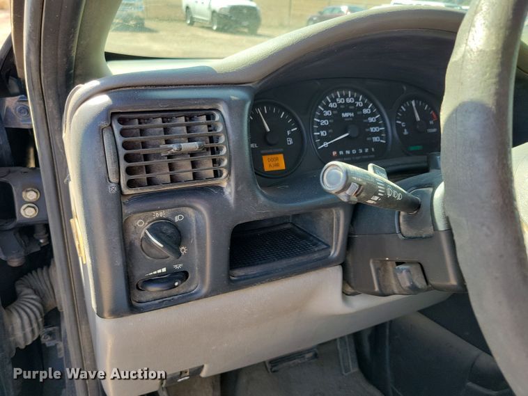 image for item NB9954 2003 Chevrolet  Venture van