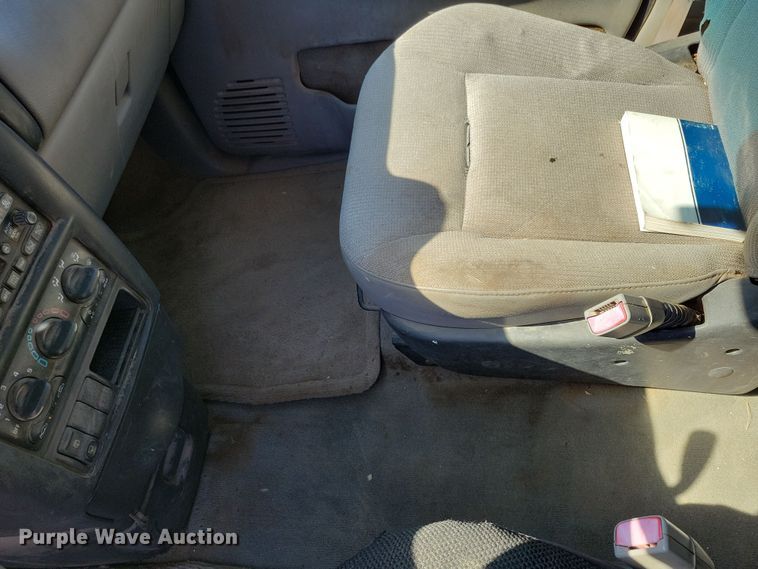 image for item NB9954 2003 Chevrolet  Venture van