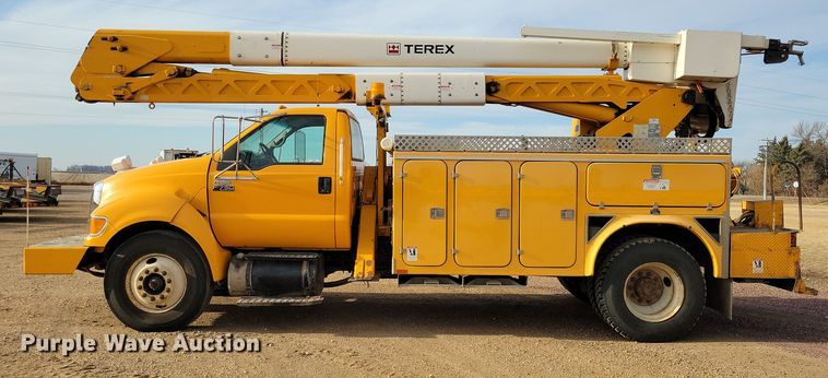 image for item NB9956 2007 Ford F750 Super Duty bucket truck