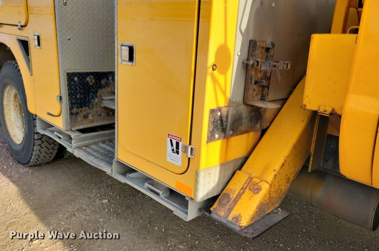 image for item NB9956 2007 Ford F750 Super Duty bucket truck