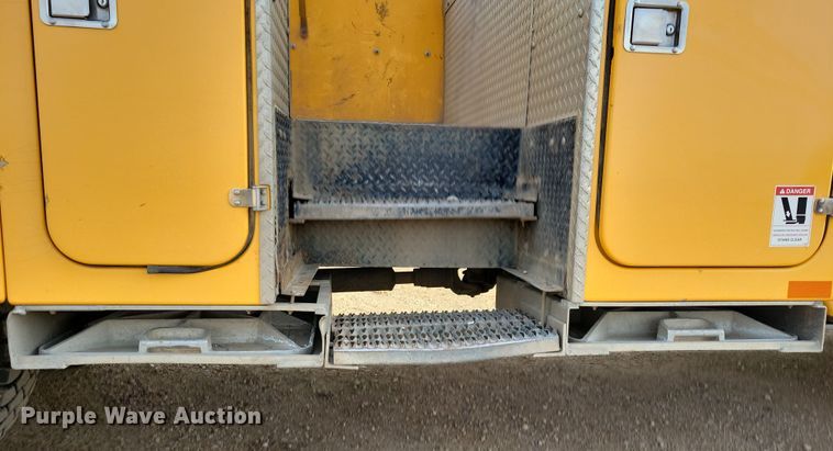 image for item NB9956 2007 Ford F750 Super Duty bucket truck