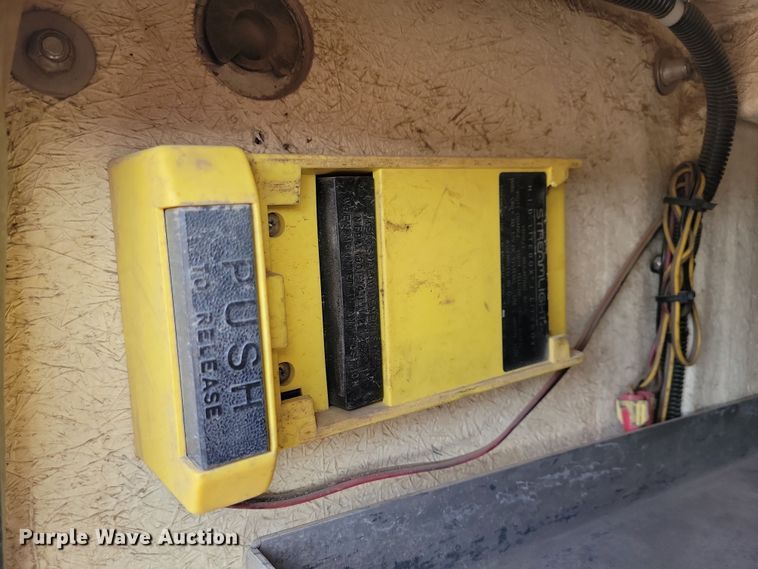 image for item NB9956 2007 Ford F750 Super Duty bucket truck