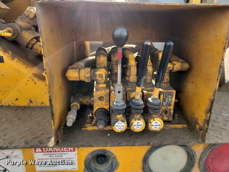 image for item NB9956 2007 Ford F750 Super Duty bucket truck