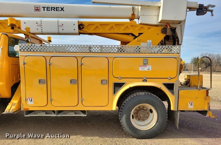 image for item NB9956 2007 Ford F750 Super Duty bucket truck