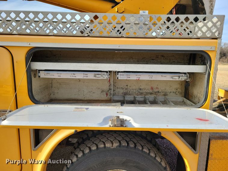 image for item NB9956 2007 Ford F750 Super Duty bucket truck