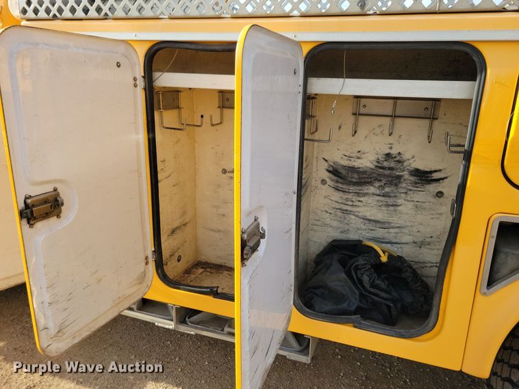 image for item NB9956 2007 Ford F750 Super Duty bucket truck