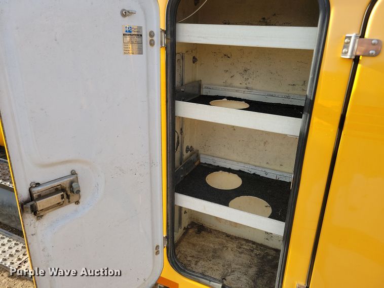 image for item NB9956 2007 Ford F750 Super Duty bucket truck