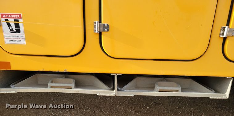 image for item NB9956 2007 Ford F750 Super Duty bucket truck