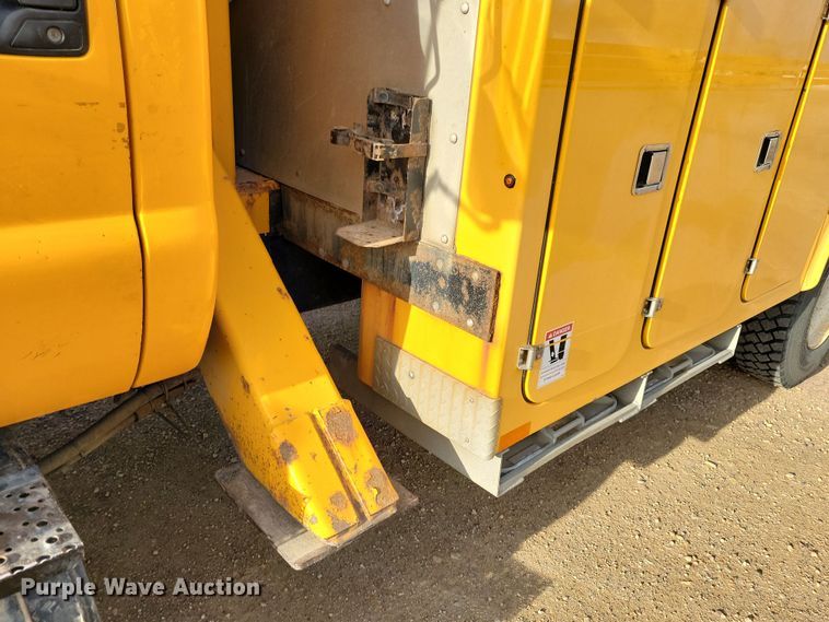 image for item NB9956 2007 Ford F750 Super Duty bucket truck