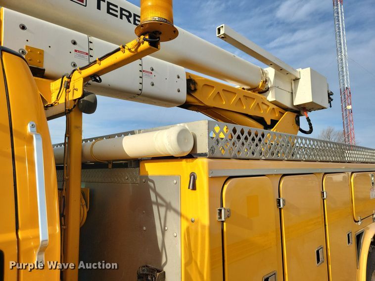 image for item NB9956 2007 Ford F750 Super Duty bucket truck