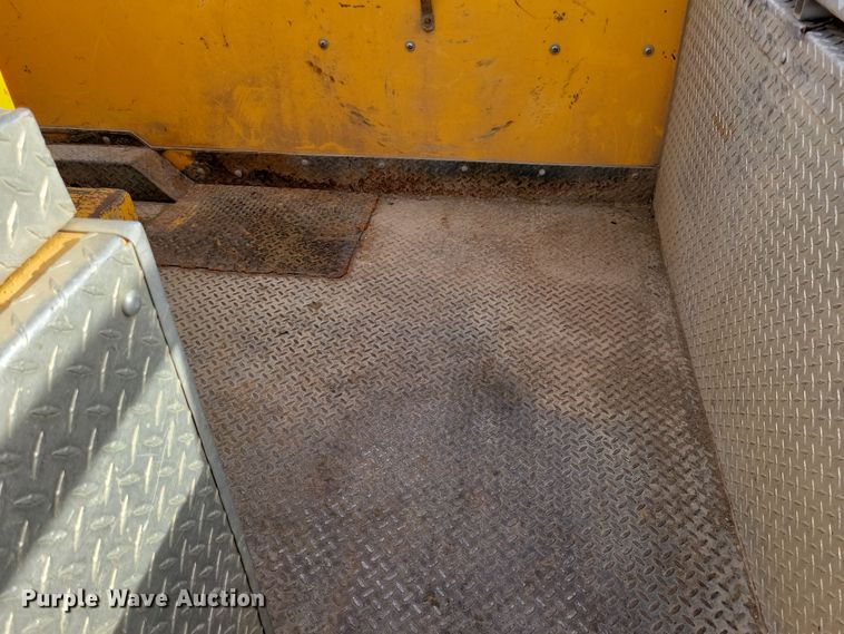 image for item NB9956 2007 Ford F750 Super Duty bucket truck