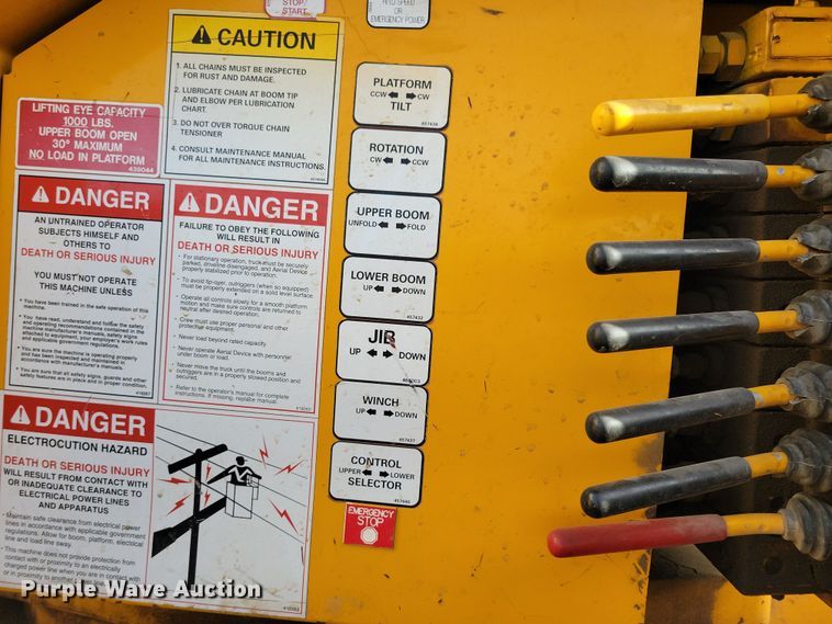 image for item NB9956 2007 Ford F750 Super Duty bucket truck