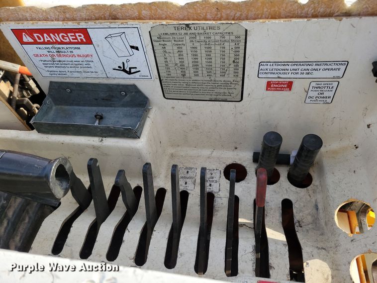 image for item NB9956 2007 Ford F750 Super Duty bucket truck