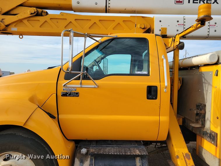 image for item NB9956 2007 Ford F750 Super Duty bucket truck