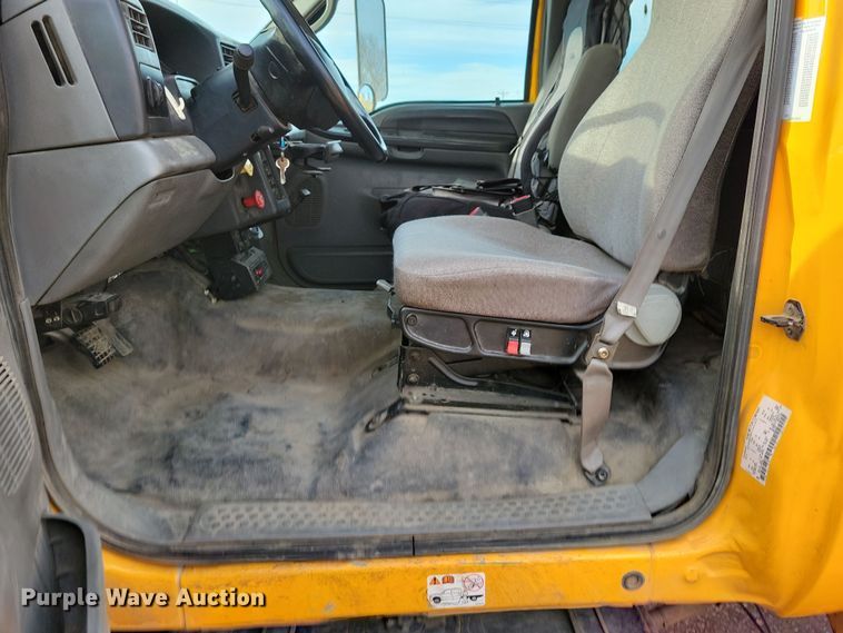 image for item NB9956 2007 Ford F750 Super Duty bucket truck