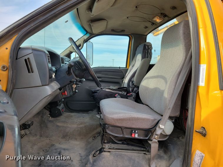 image for item NB9956 2007 Ford F750 Super Duty bucket truck