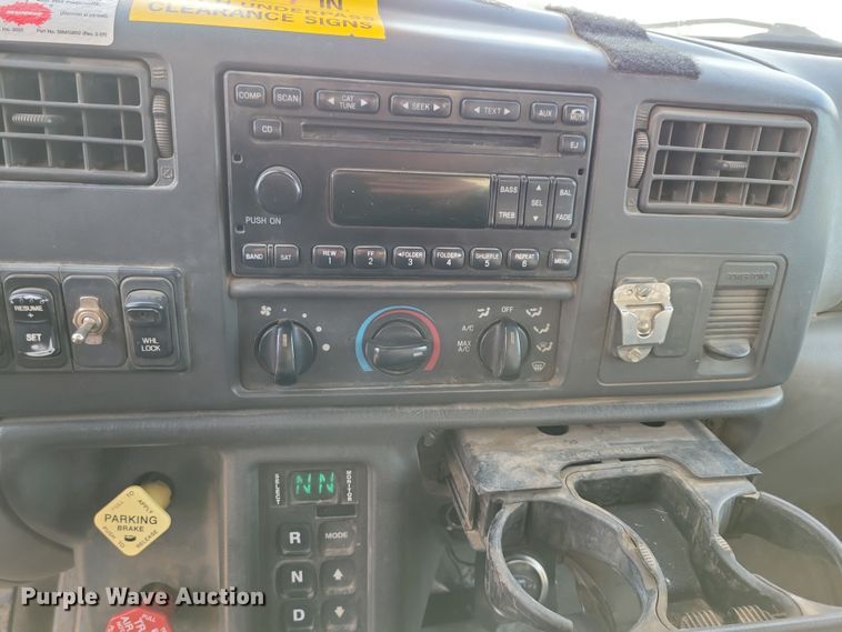 image for item NB9956 2007 Ford F750 Super Duty bucket truck