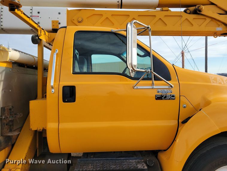 image for item NB9956 2007 Ford F750 Super Duty bucket truck